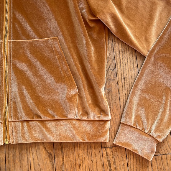 NWOT Fabletics Donna Velour Hoodie in Light Honey, Womens size S small - Picture 8 of 11